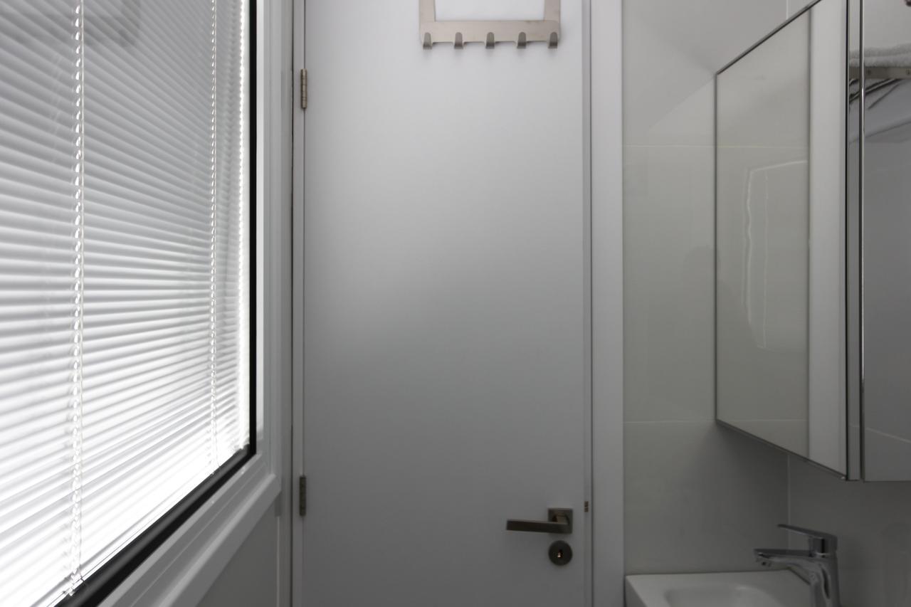 The White Pearl Suite - Beach Front City Centre With Sea View. Limasol Buitenkant foto
