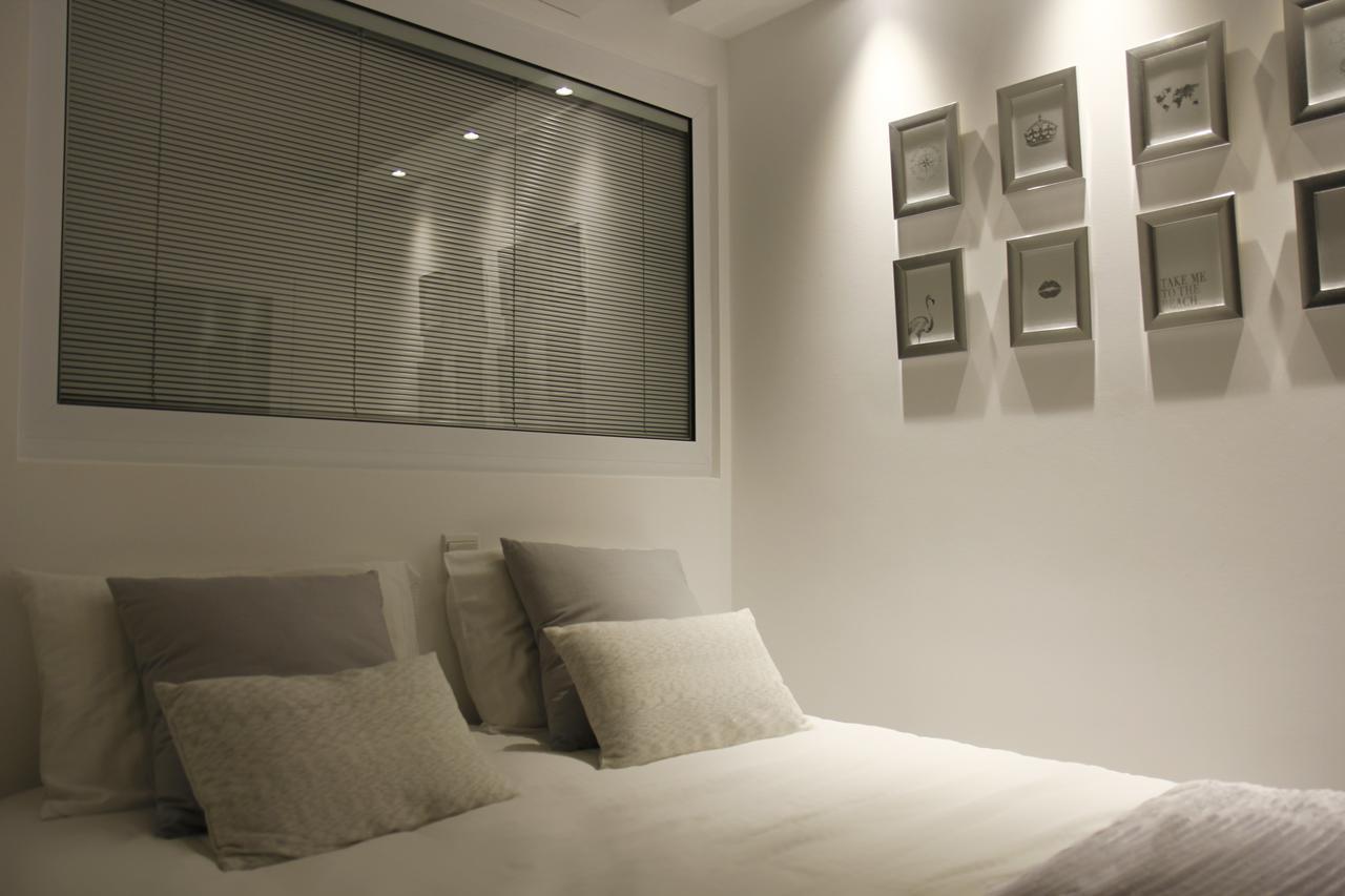 The White Pearl Suite - Beach Front City Centre With Sea View. Limasol Buitenkant foto