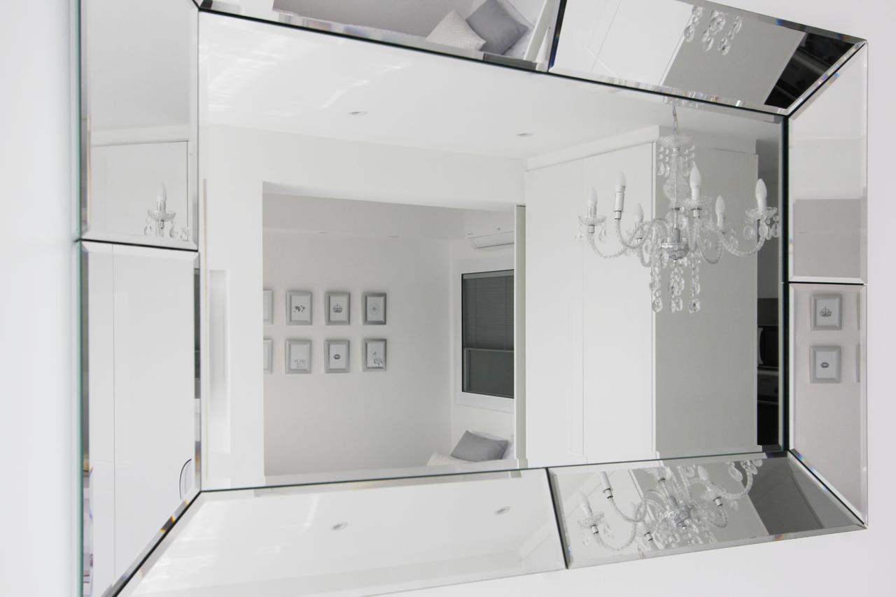 The White Pearl Suite - Beach Front City Centre With Sea View. Limasol Buitenkant foto